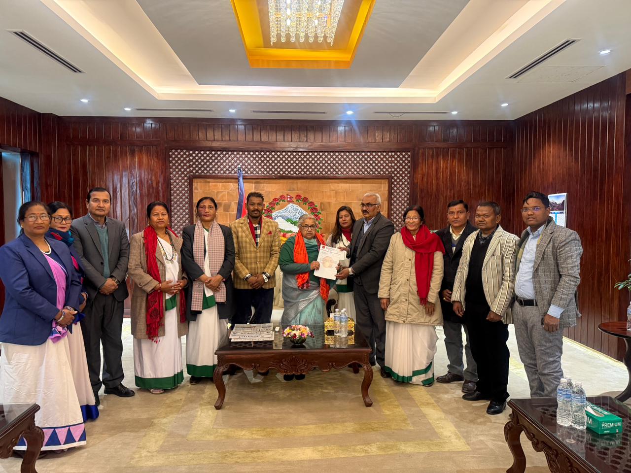 प्रधानमन्त्रीलाई भेटेर थारूहरूले भने, 'हाम्रो माग र मुद्दालाई सम्बोधन होस'